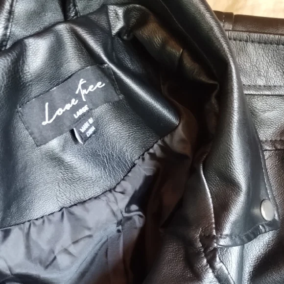 Love Tree Black Faux Leather Motorcycle Jacket - Picture 3 of 12